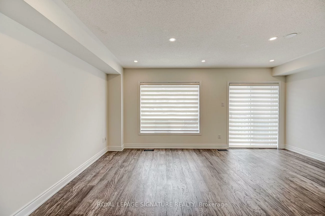 7360, Zinnia, Meadowvale Village, Mississauga