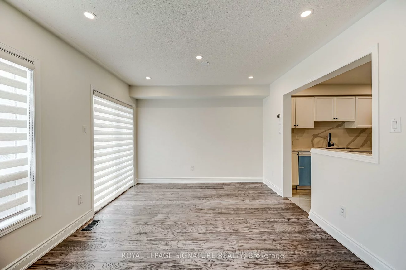 7360, Zinnia, Meadowvale Village, Mississauga