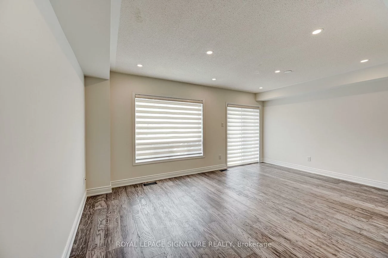7360, Zinnia, Meadowvale Village, Mississauga