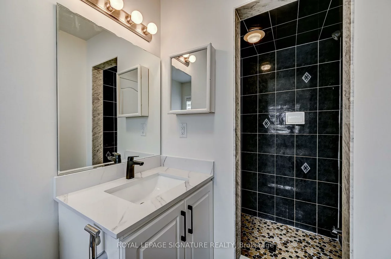 7360, Zinnia, Meadowvale Village, Mississauga