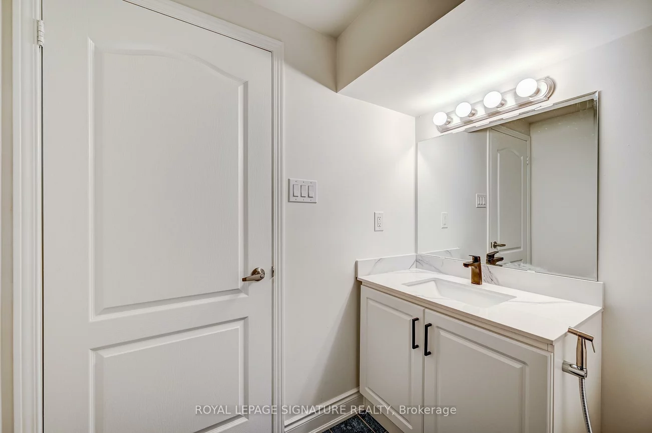 7360, Zinnia, Meadowvale Village, Mississauga