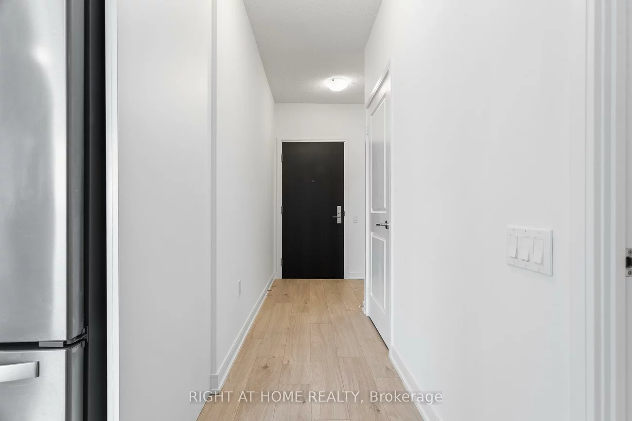 8, Nahani, Hurontario, Mississauga