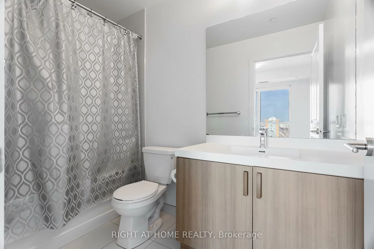 8, Nahani, Hurontario, Mississauga