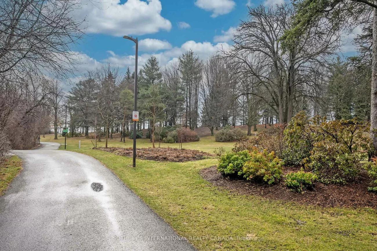 1055, Shawnmarr, Port Credit, Mississauga