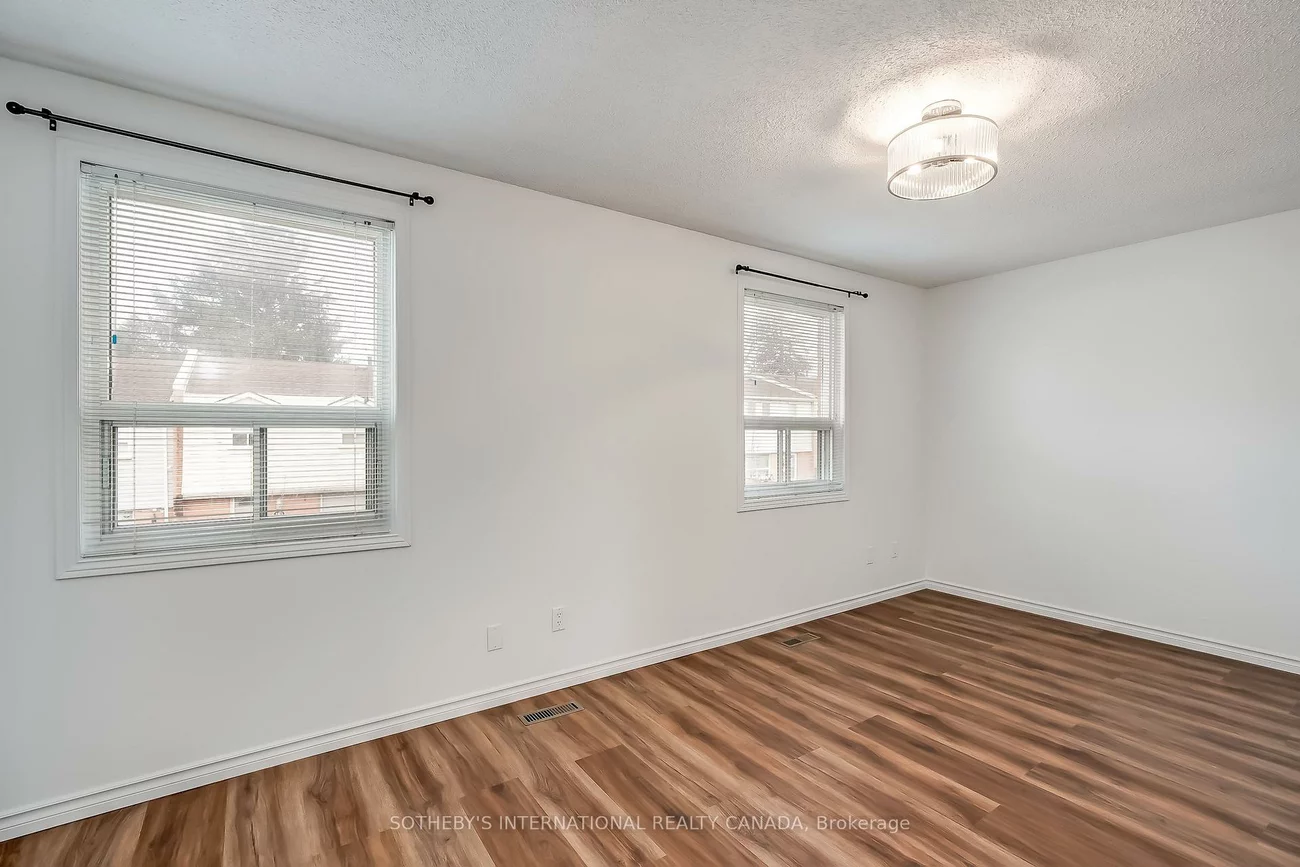 1055, Shawnmarr, Port Credit, Mississauga