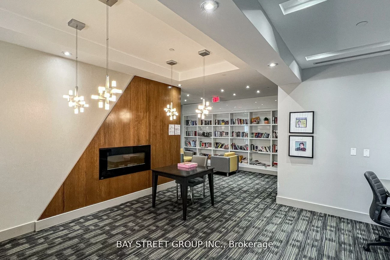 75, Eglinton, Hurontario, Mississauga