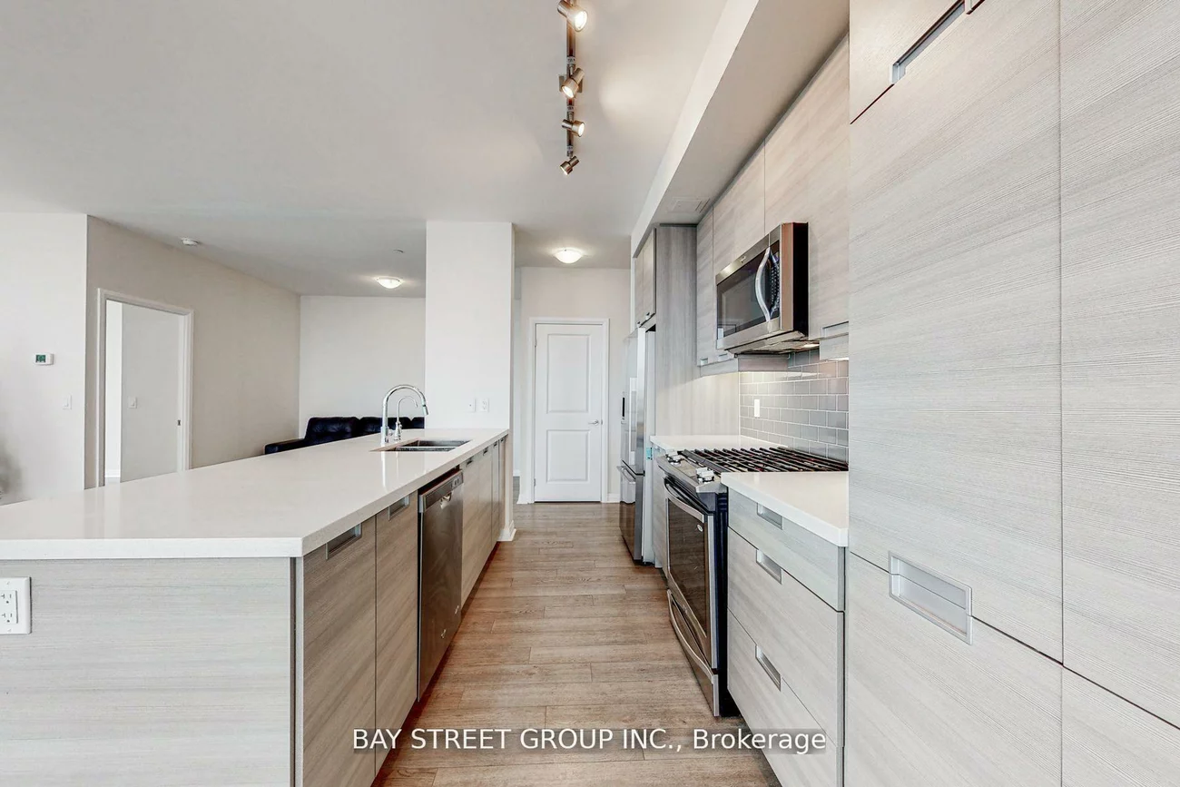 75, Eglinton, Hurontario, Mississauga