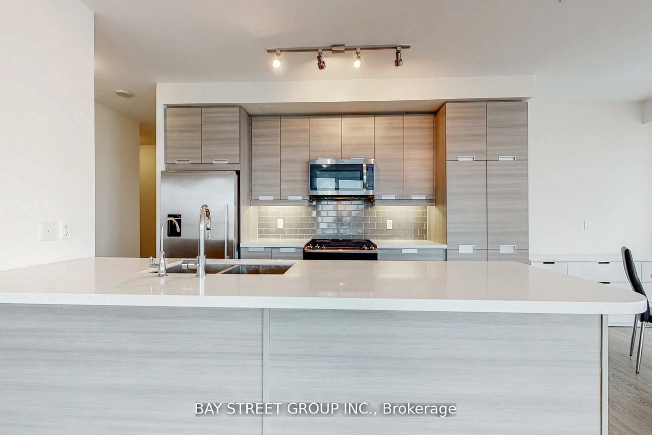 75, Eglinton, Hurontario, Mississauga