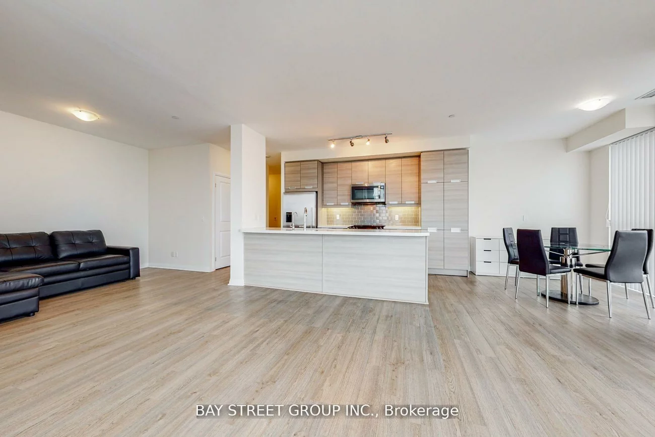 75, Eglinton, Hurontario, Mississauga