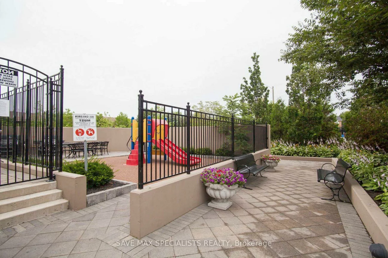 220, Forum, Hurontario, Mississauga