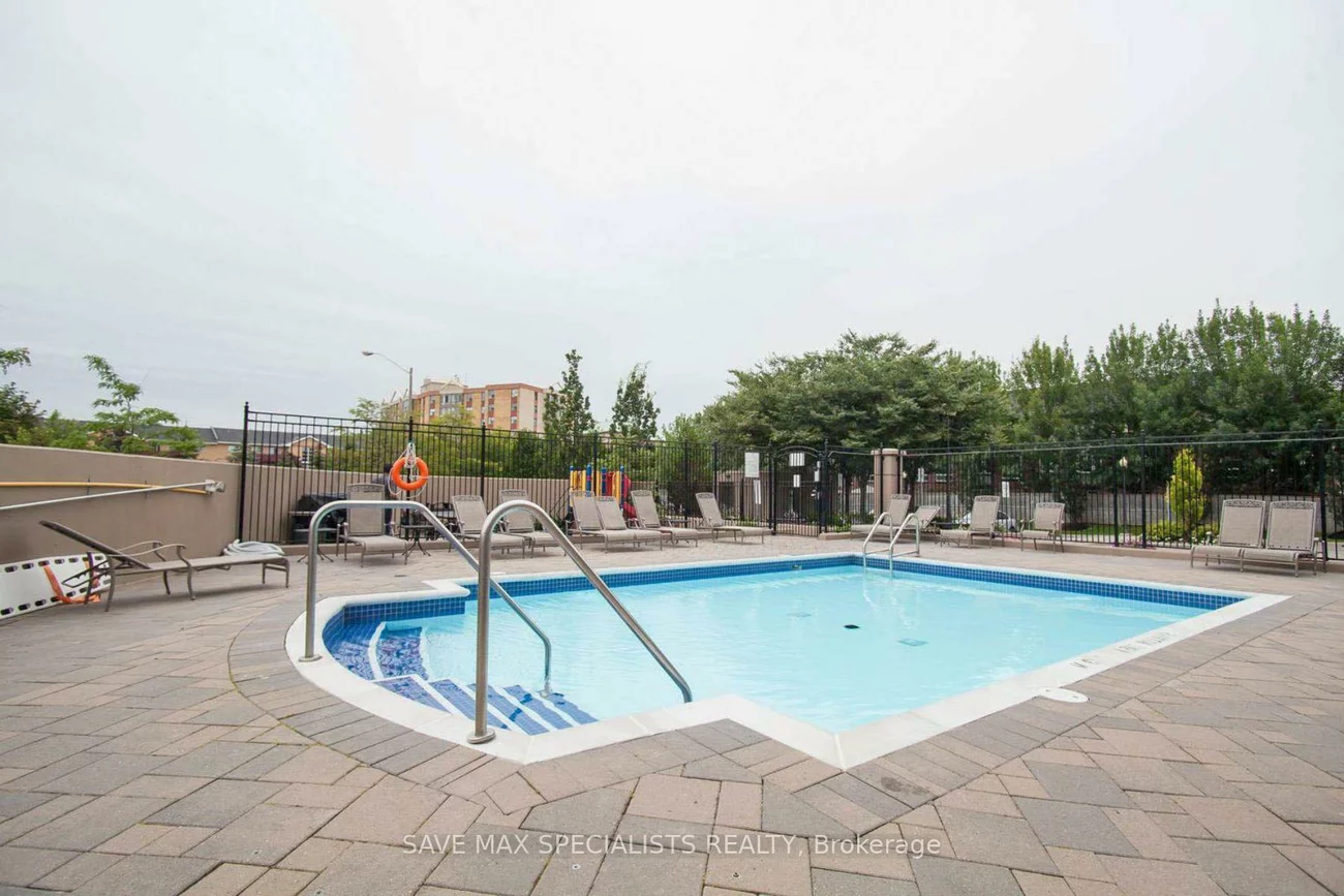 220, Forum, Hurontario, Mississauga