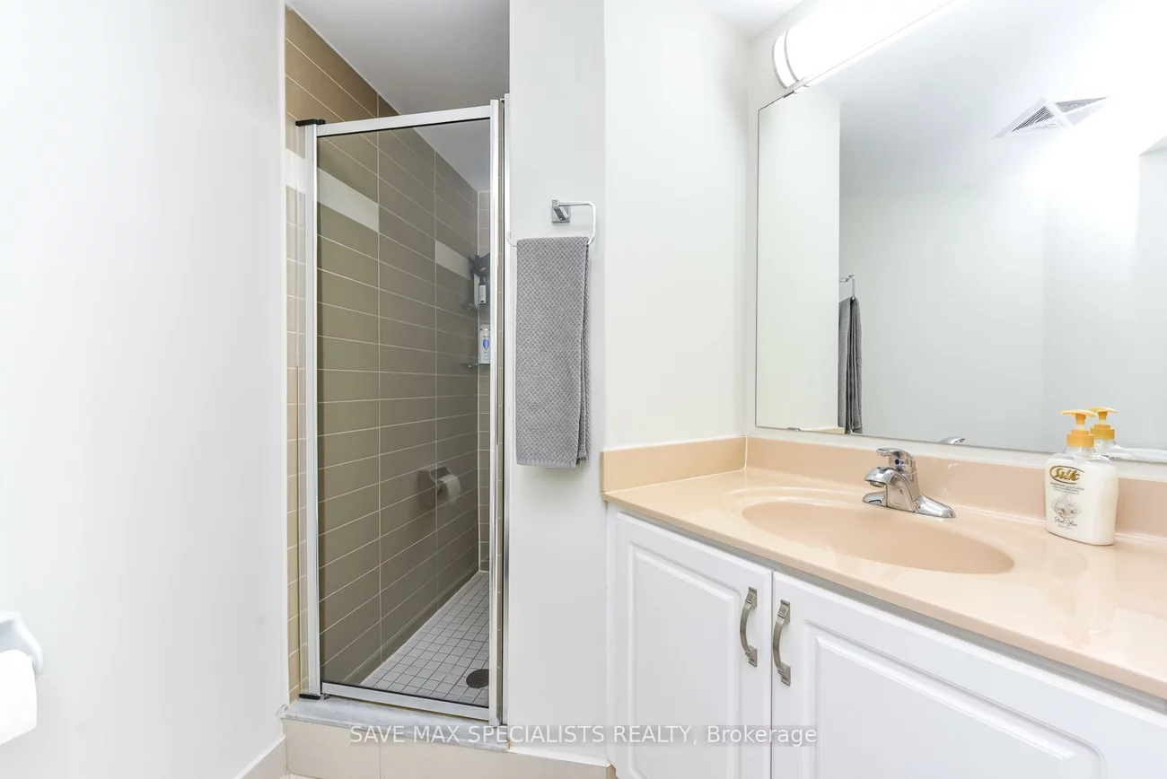 220, Forum, Hurontario, Mississauga