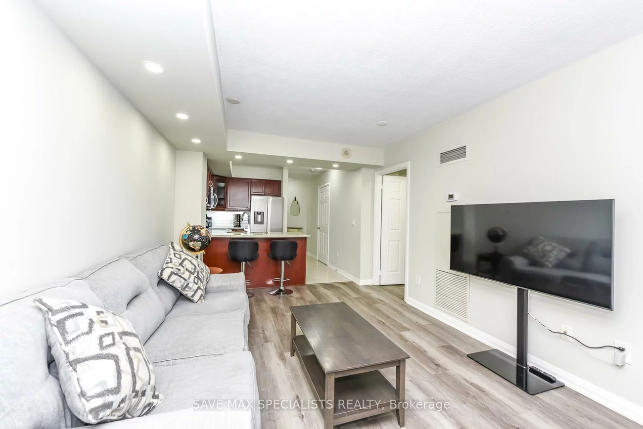 220, Forum, Hurontario, Mississauga