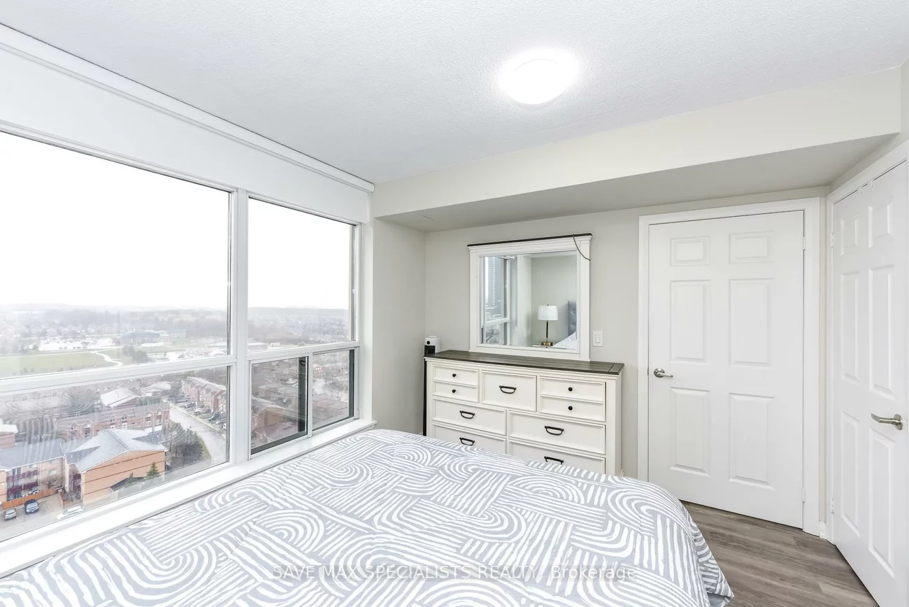 220, Forum, Hurontario, Mississauga