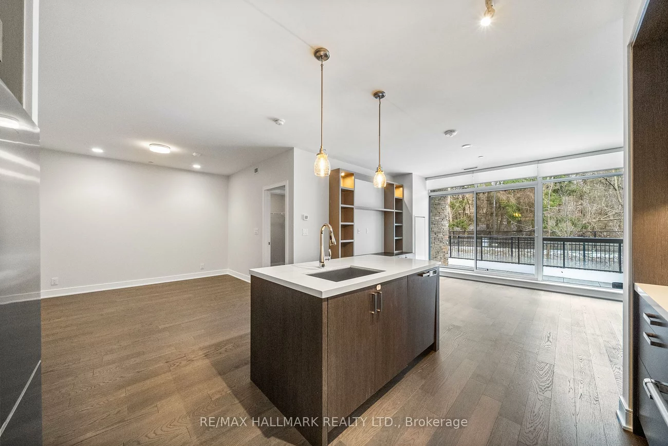 1575, Lakeshore, Clarkson, Mississauga