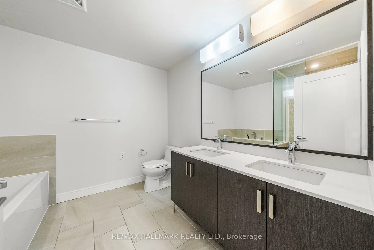 1575, Lakeshore, Clarkson, Mississauga