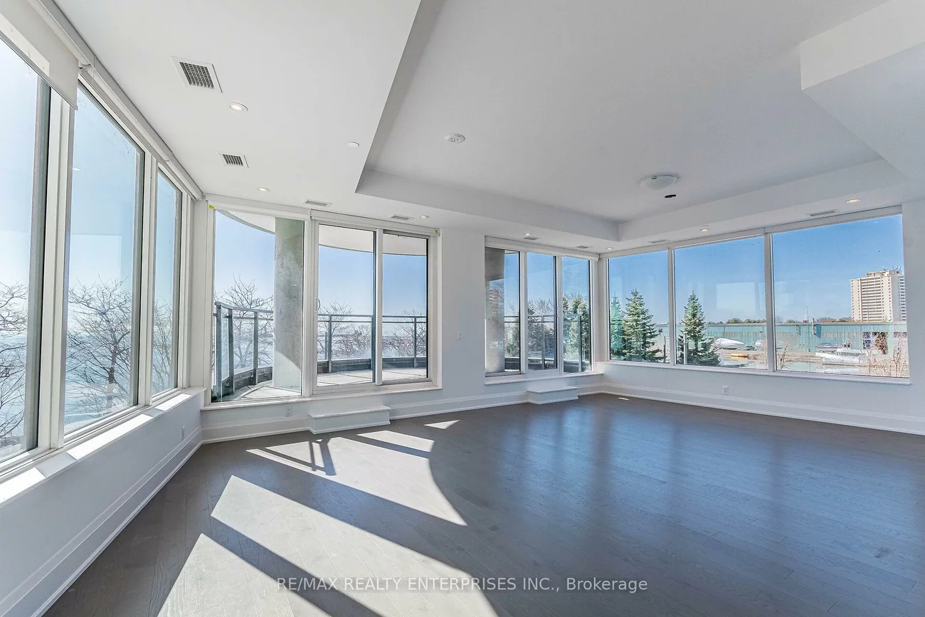 55, Port, Port Credit, Mississauga