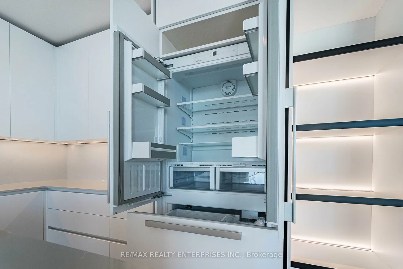 55, Port, Port Credit, Mississauga