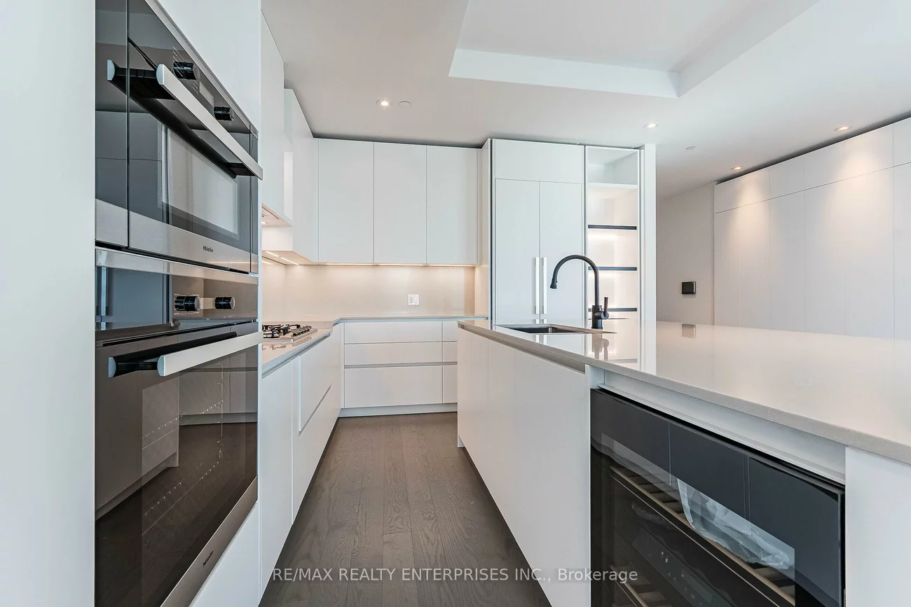 55, Port, Port Credit, Mississauga