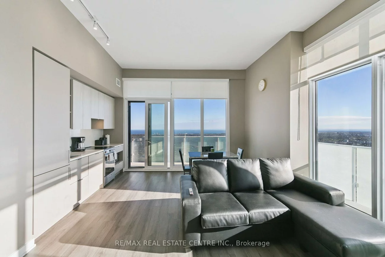 3883, Quartz, City Centre, Mississauga