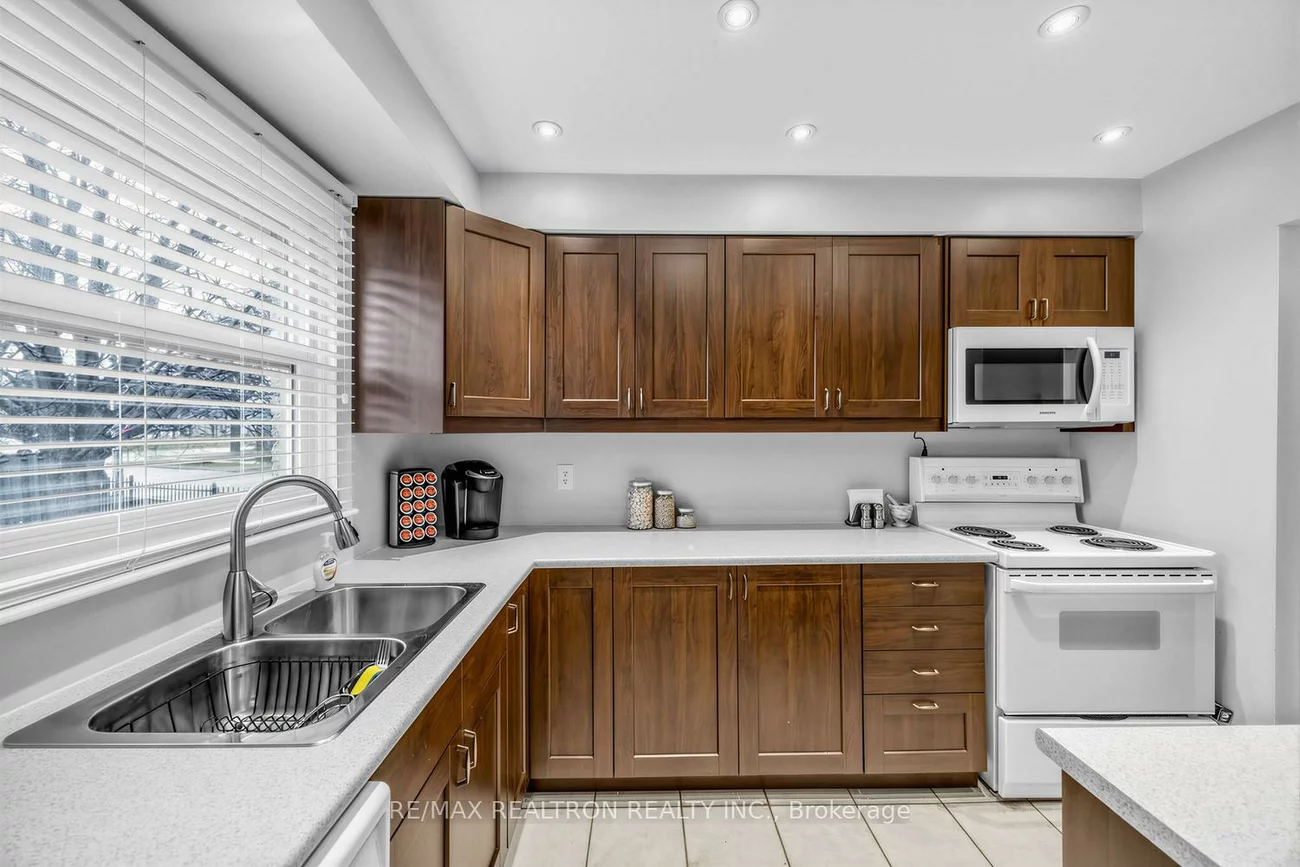 6699, Falconer, Streetsville, Mississauga