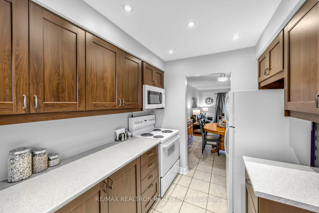 6699, Falconer, Streetsville, Mississauga