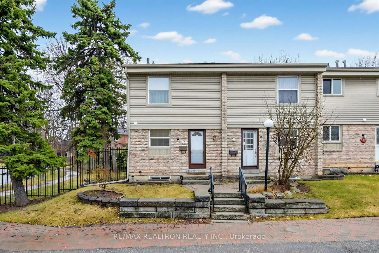 6699, Falconer, Streetsville, Mississauga