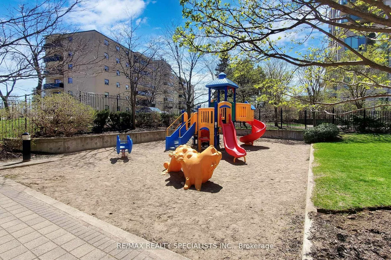 3504, Hurontario, Fairview, Mississauga