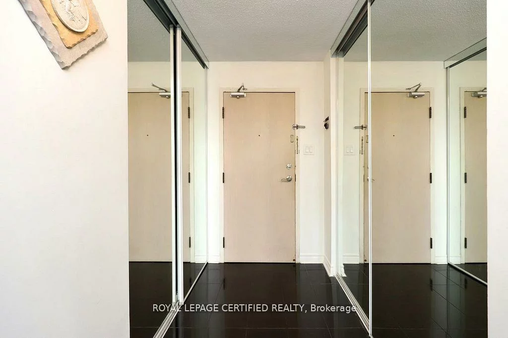 700, Constellation, Hurontario, Mississauga