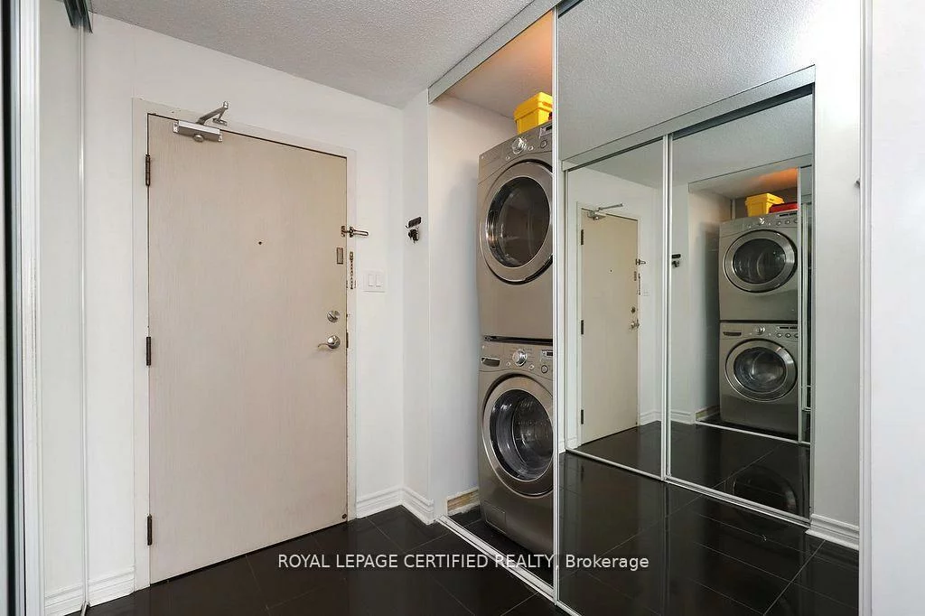 700, Constellation, Hurontario, Mississauga