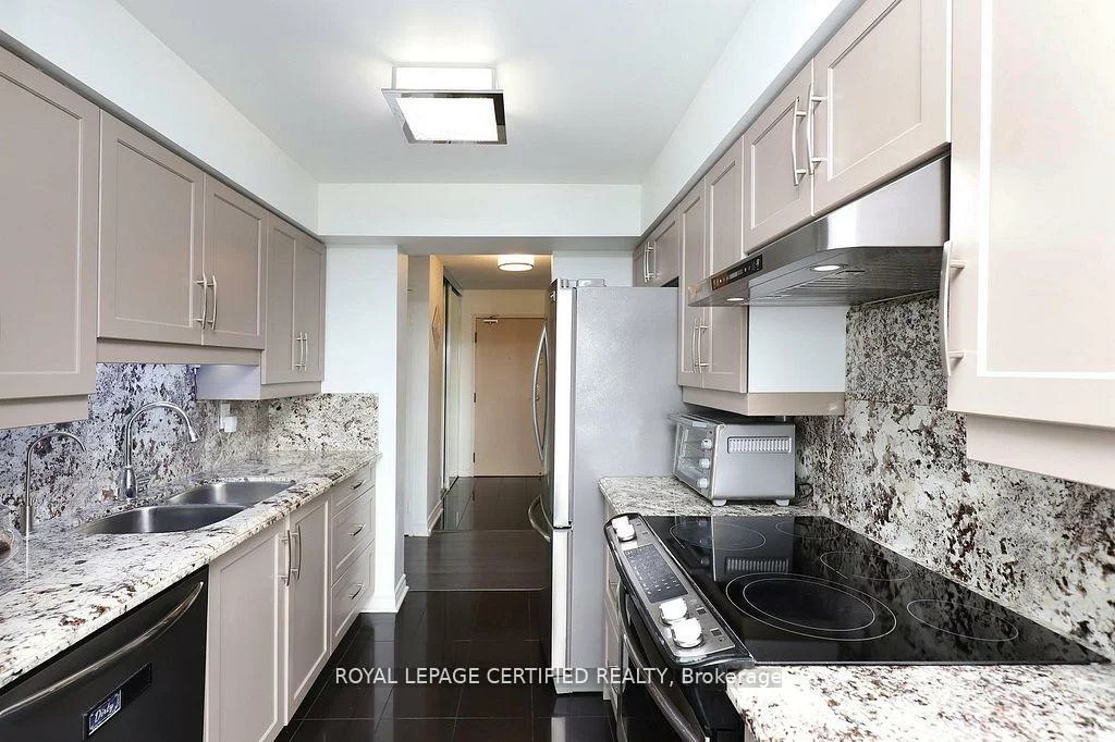 700, Constellation, Hurontario, Mississauga