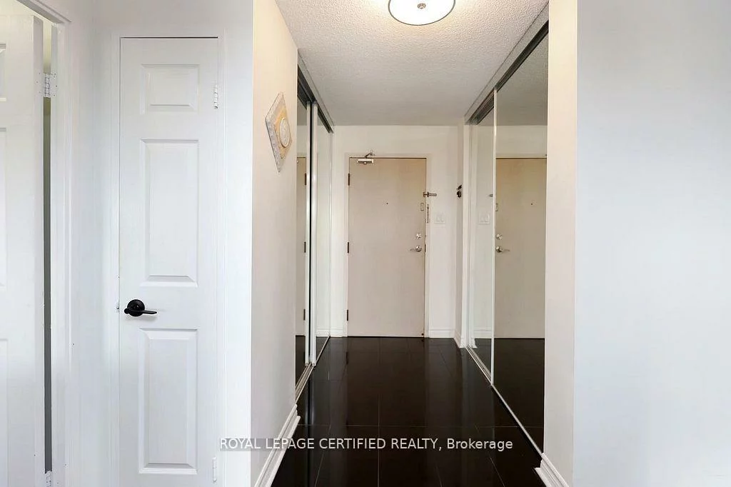 700, Constellation, Hurontario, Mississauga