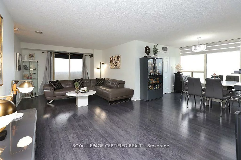 700, Constellation, Hurontario, Mississauga