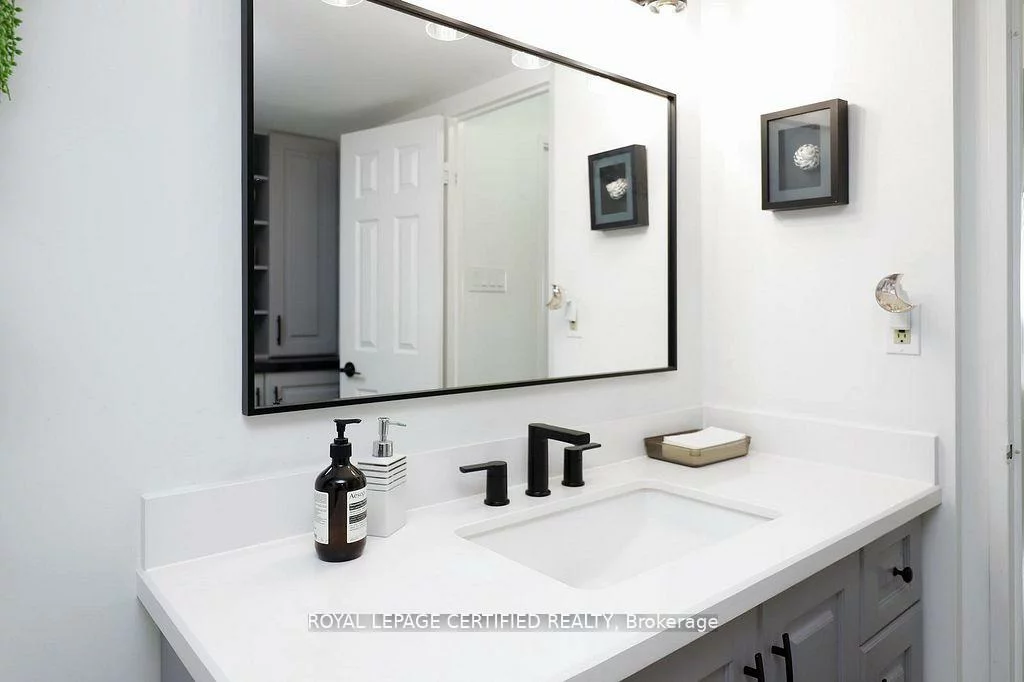 700, Constellation, Hurontario, Mississauga