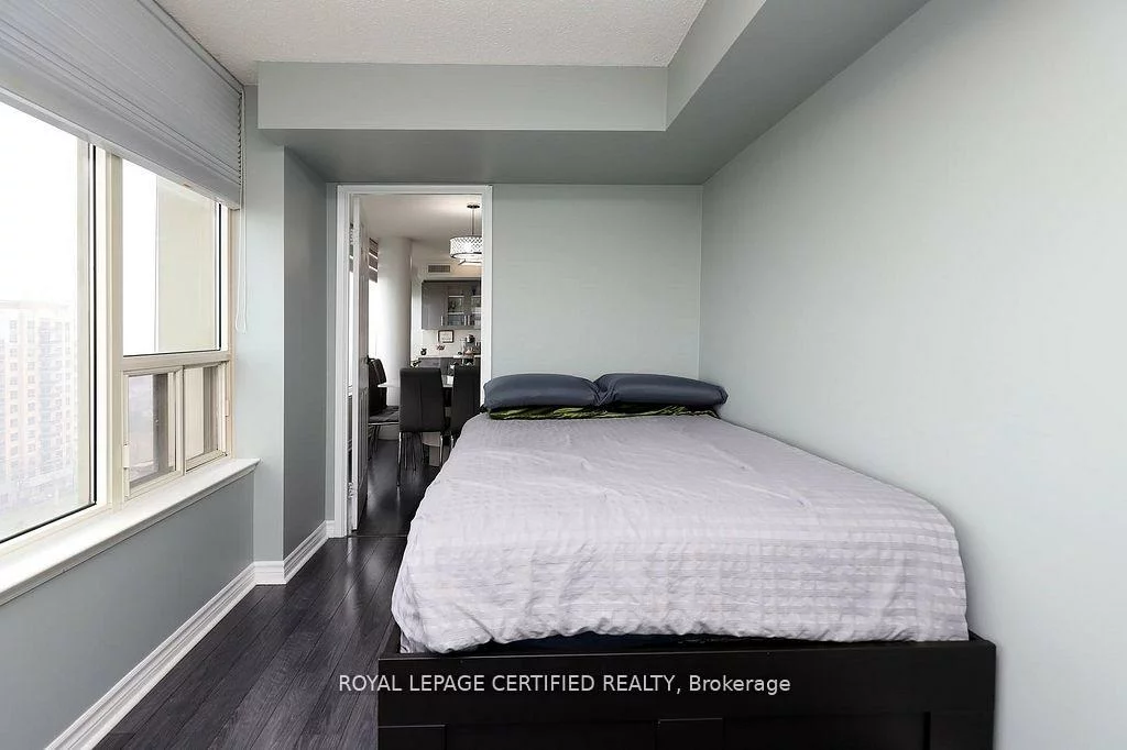 700, Constellation, Hurontario, Mississauga