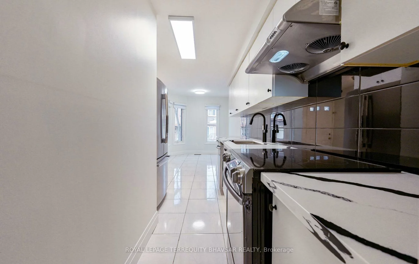 5020, Delaware, Hurontario, Mississauga