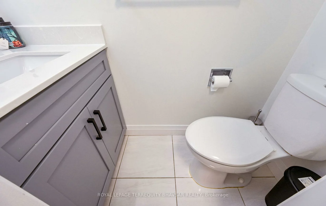 5020, Delaware, Hurontario, Mississauga