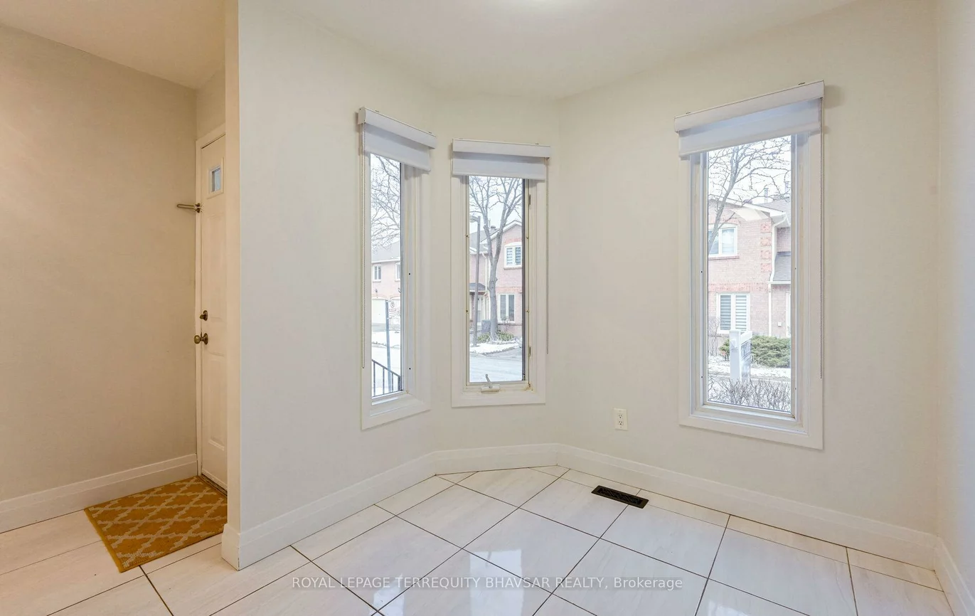 5020, Delaware, Hurontario, Mississauga