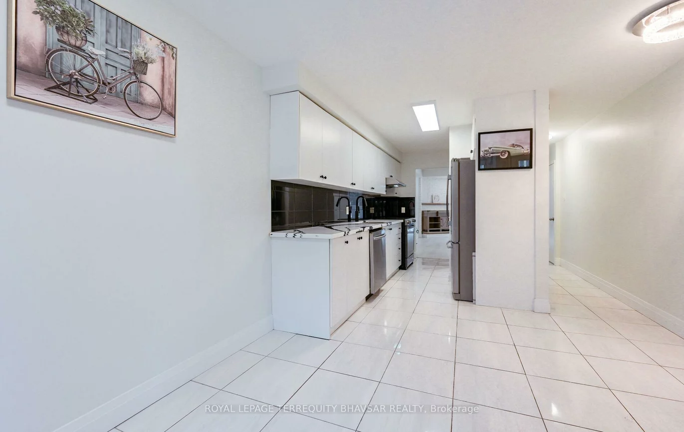 5020, Delaware, Hurontario, Mississauga