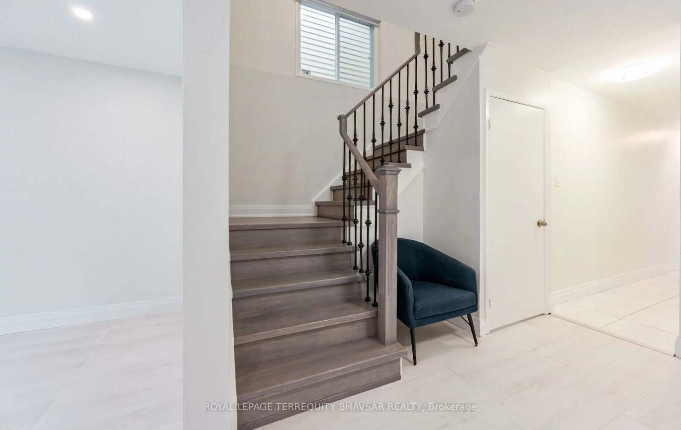 5020, Delaware, Hurontario, Mississauga