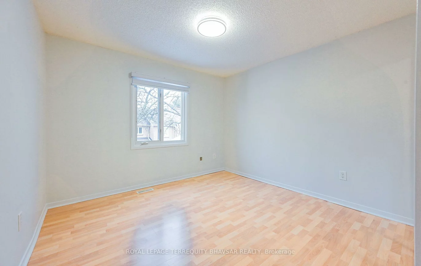 5020, Delaware, Hurontario, Mississauga