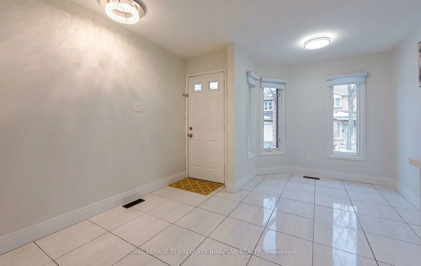 5020, Delaware, Hurontario, Mississauga