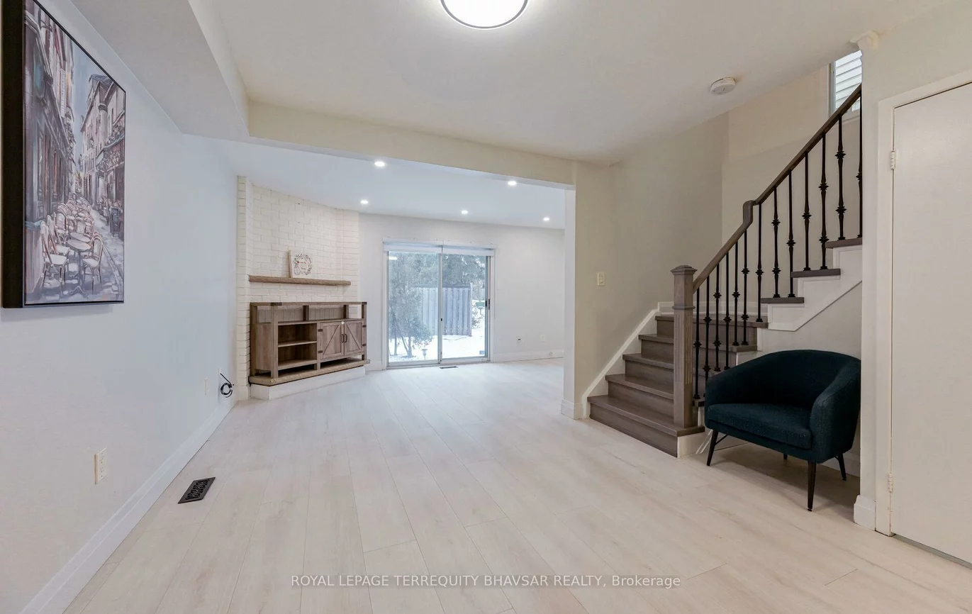 5020, Delaware, Hurontario, Mississauga