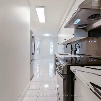 5020, Delaware, Hurontario, Mississauga