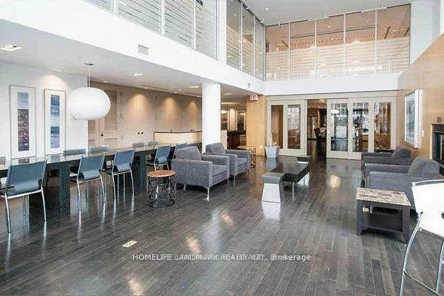 225, Webb, City Centre, Mississauga