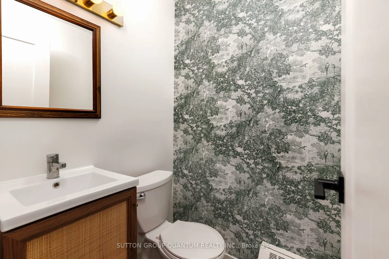 15, Elizabeth, Port Credit, Mississauga