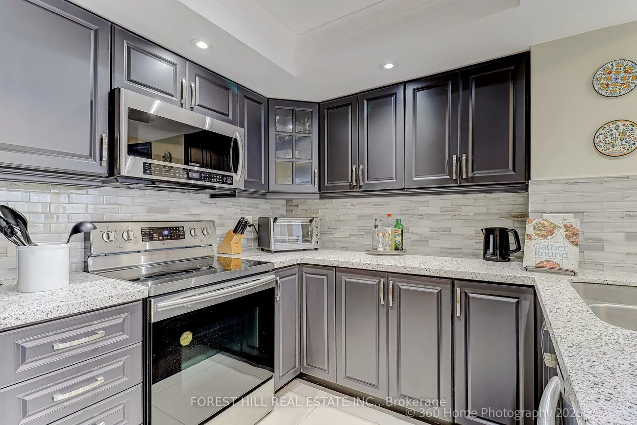 45, Kingsbridge Garden, Hurontario, Mississauga