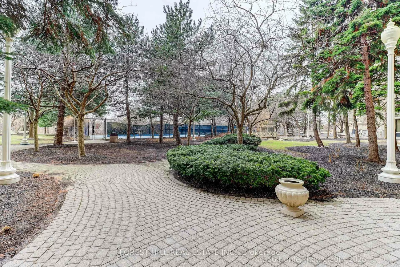 45, Kingsbridge Garden, Hurontario, Mississauga