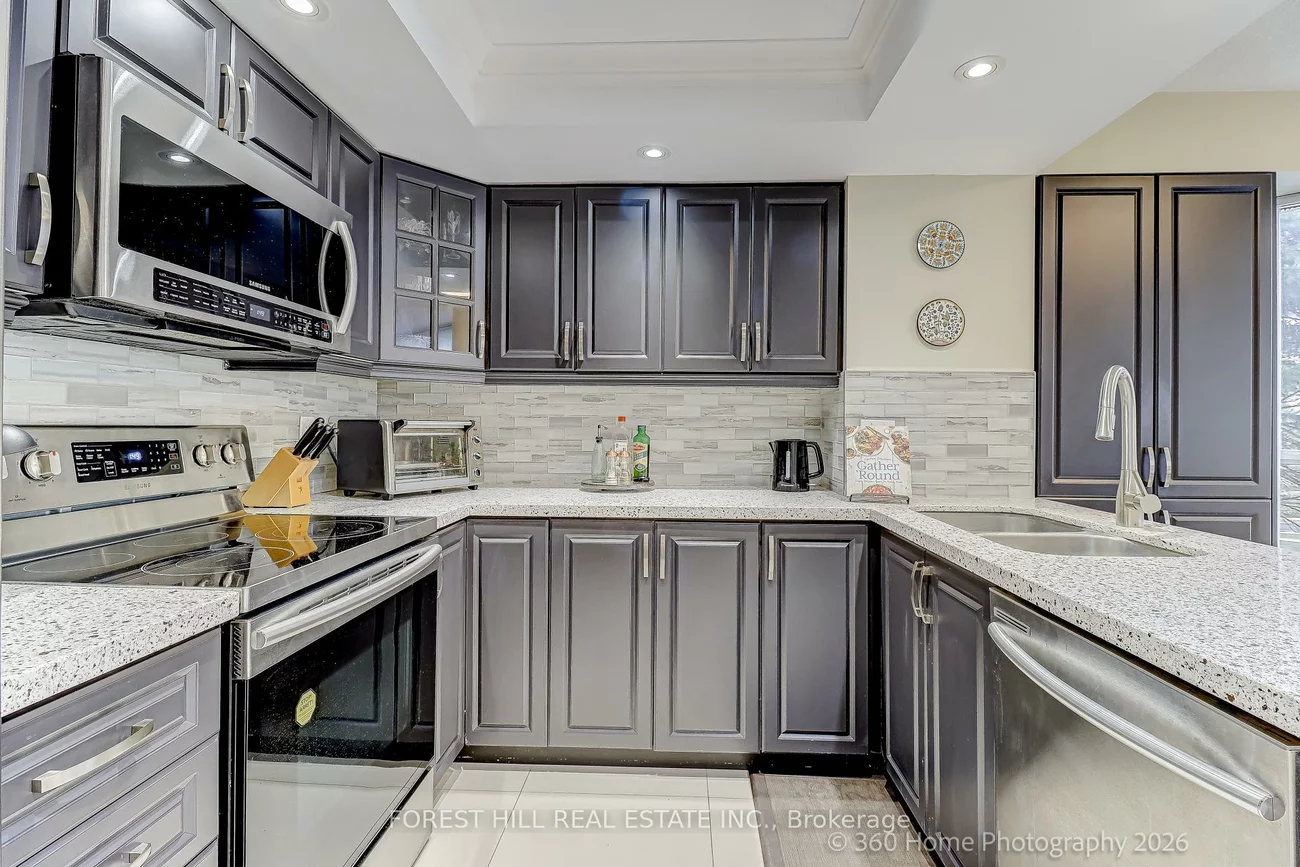 45, Kingsbridge Garden, Hurontario, Mississauga