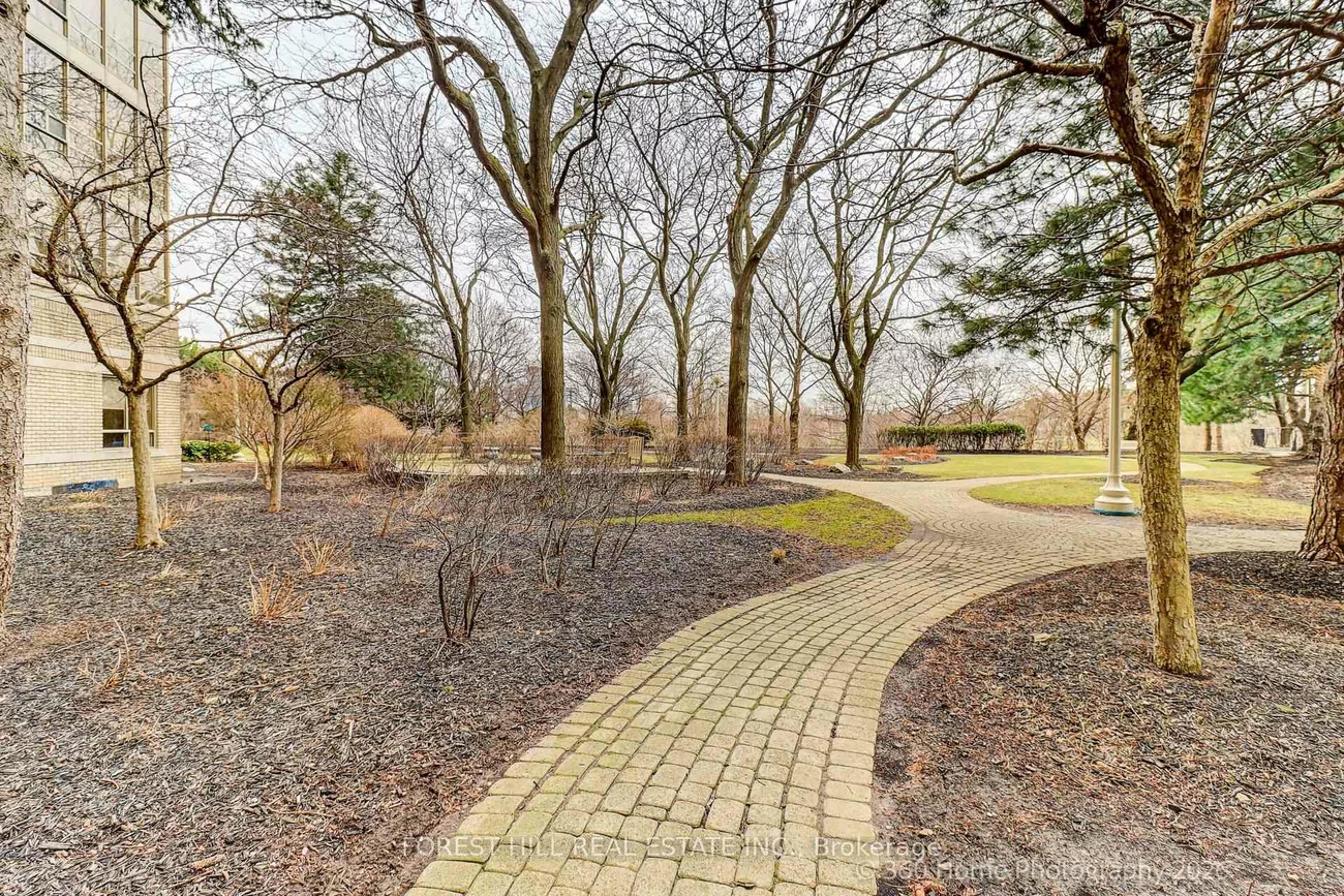 45, Kingsbridge Garden, Hurontario, Mississauga